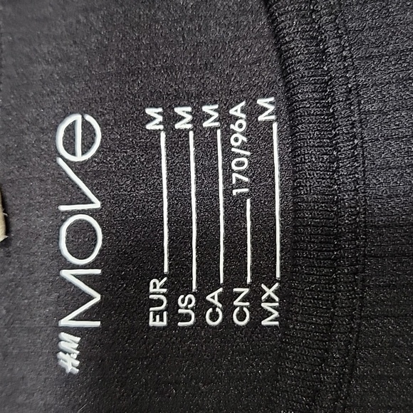 H&M Move Size M Slim Fit Sports Crop Top. Black, Excellent Condition - Picture 6 of 11